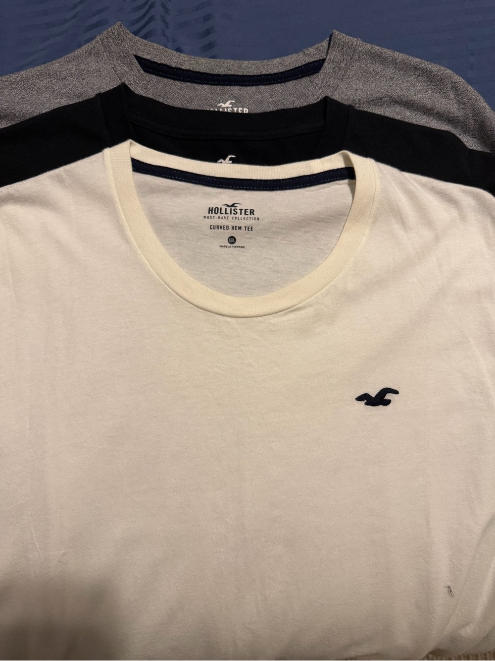 Hollister Must-Have Collection Curved Hem Tee Black White and Gray XXL